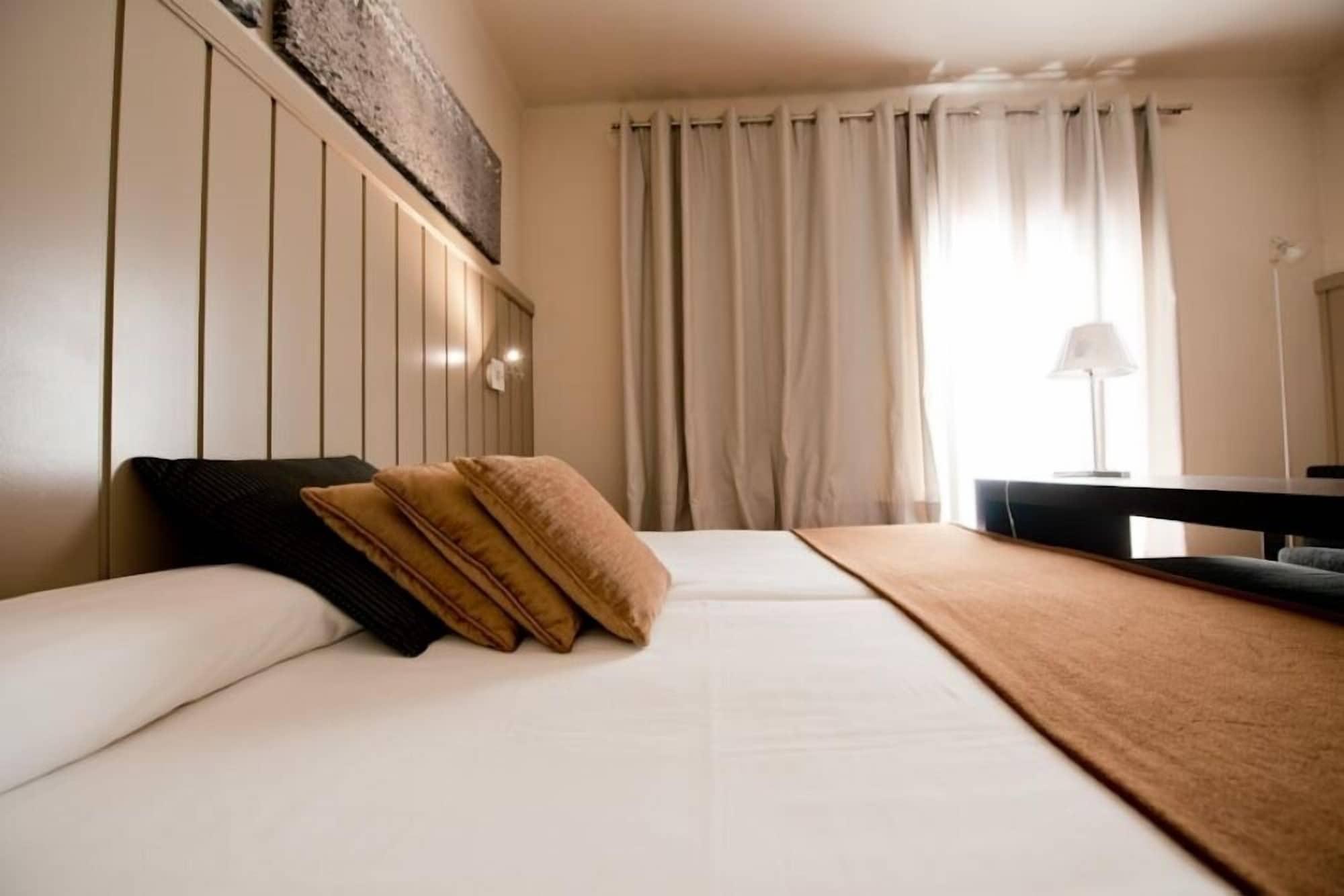 Hotel Restaurant Pessets & Spa Сорт Экстерьер фото