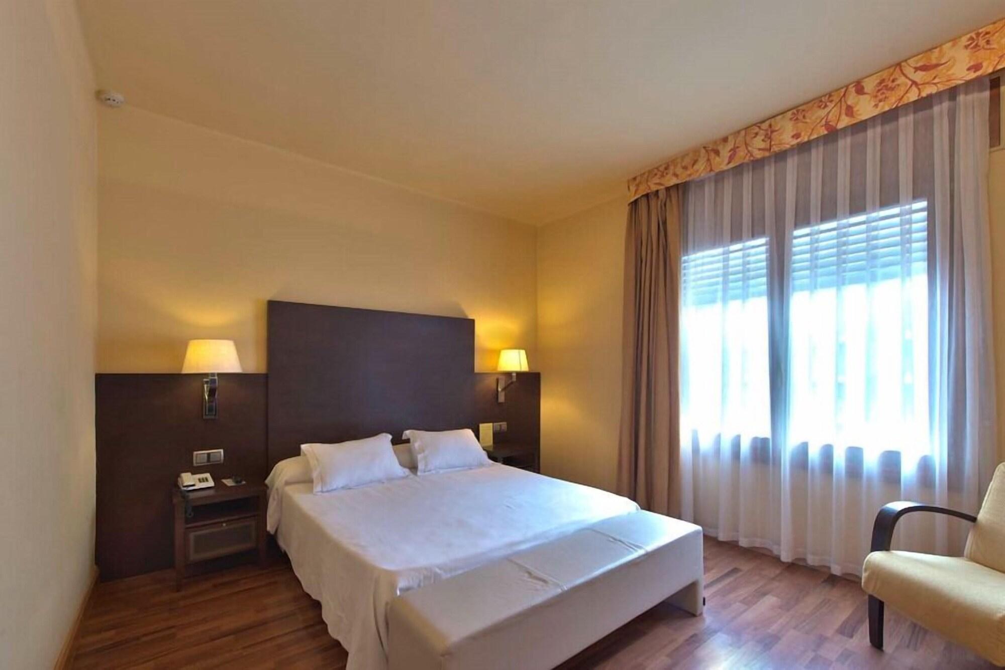 Hotel Restaurant Pessets & Spa Сорт Экстерьер фото